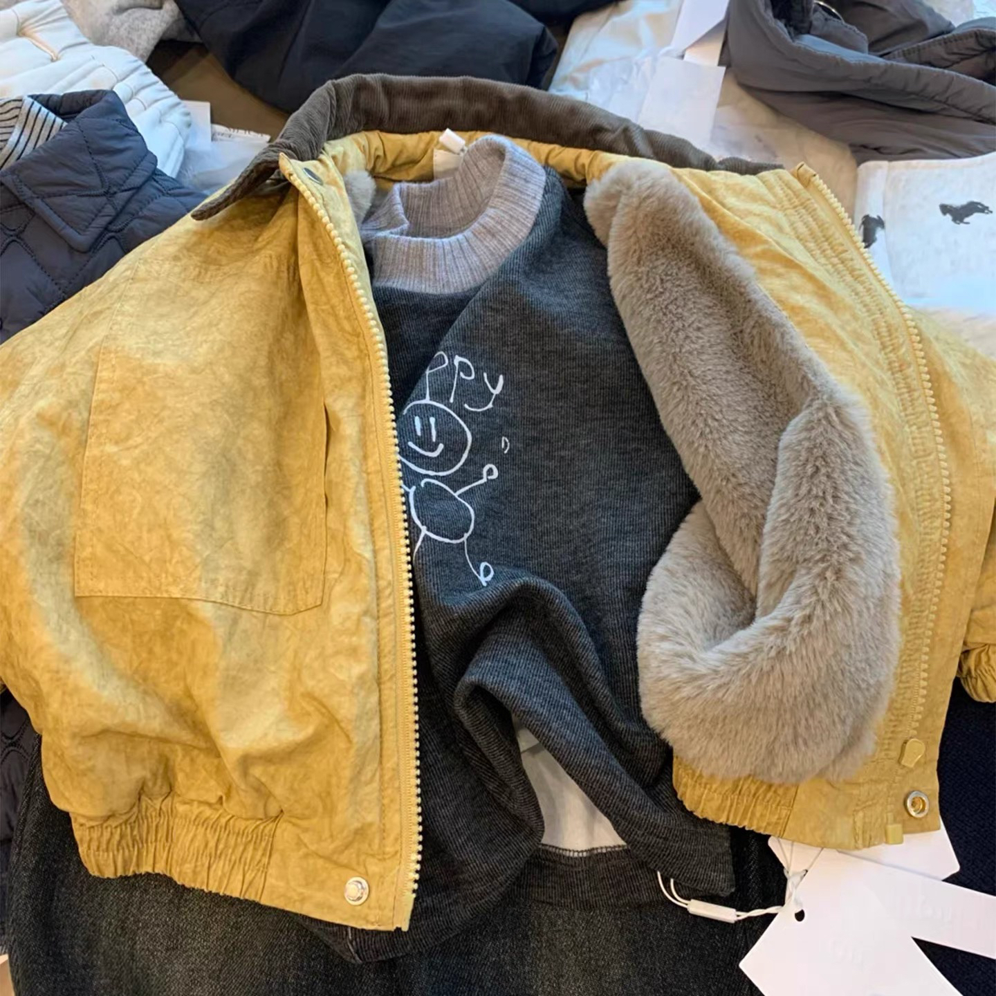 2025年韩国童装男童超好看套装秋冬季韩版加绒加厚儿童帅气上衣