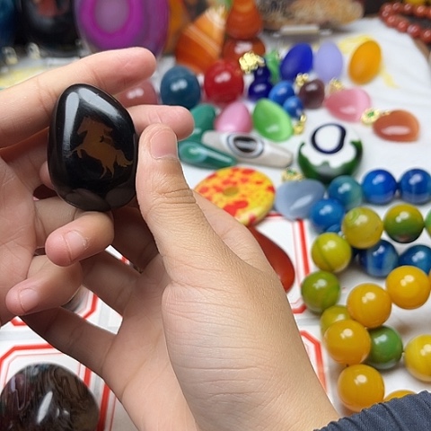 玛瑙/玉髓颈饰未镶嵌