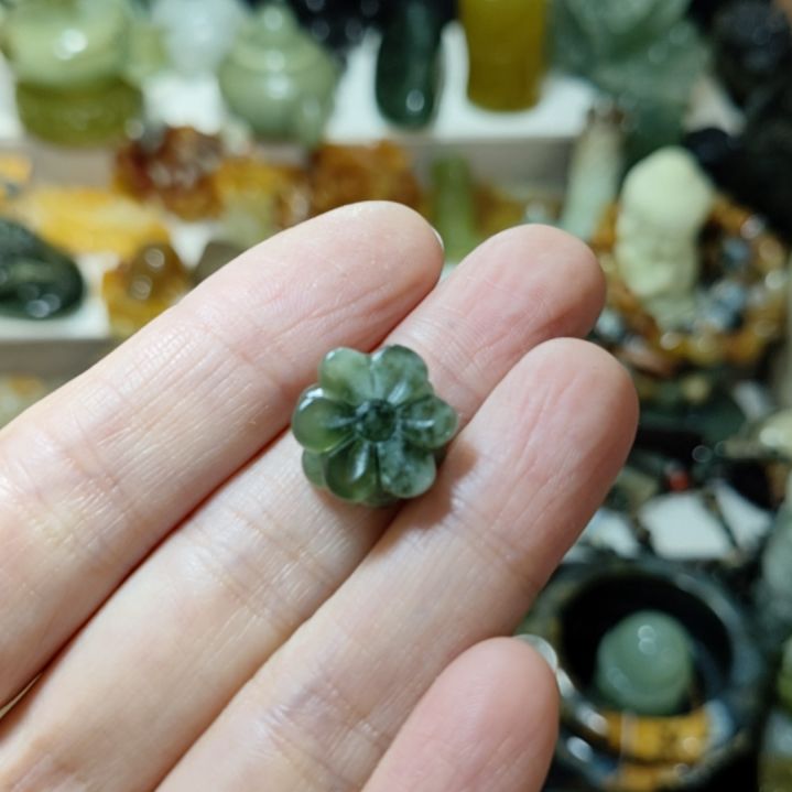 岫玉未镶嵌挂坠款式