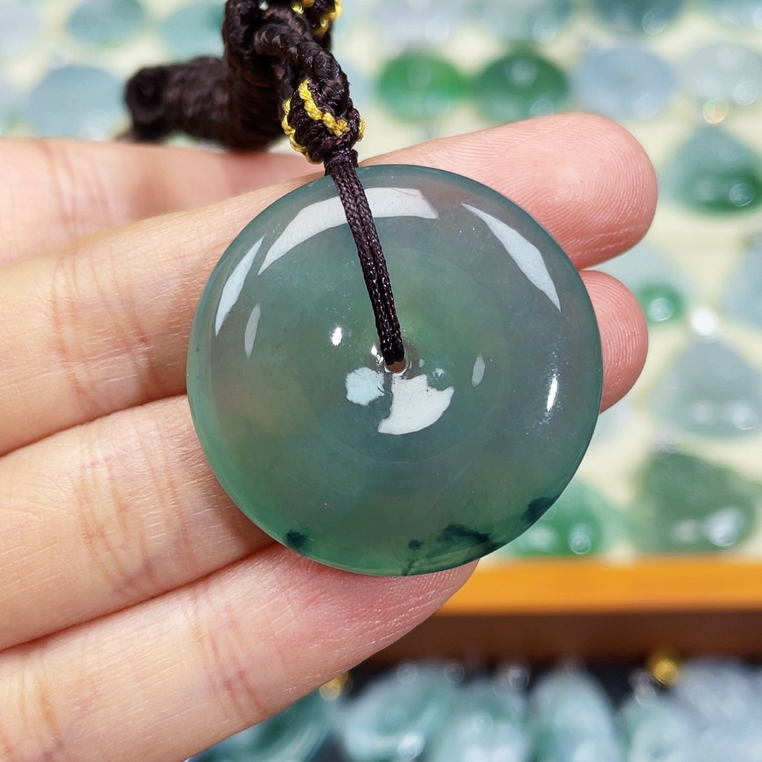 翡翠颈饰未镶嵌吊坠