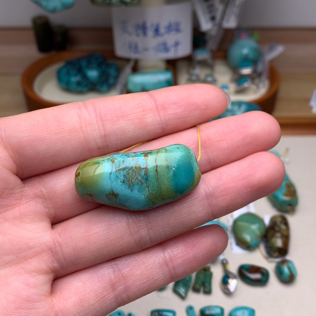 绿松石未镶嵌珠宝奇石