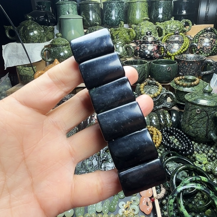 蛇纹石玉未镶嵌珠宝半成品藏玉药王石福利款黑包公手排