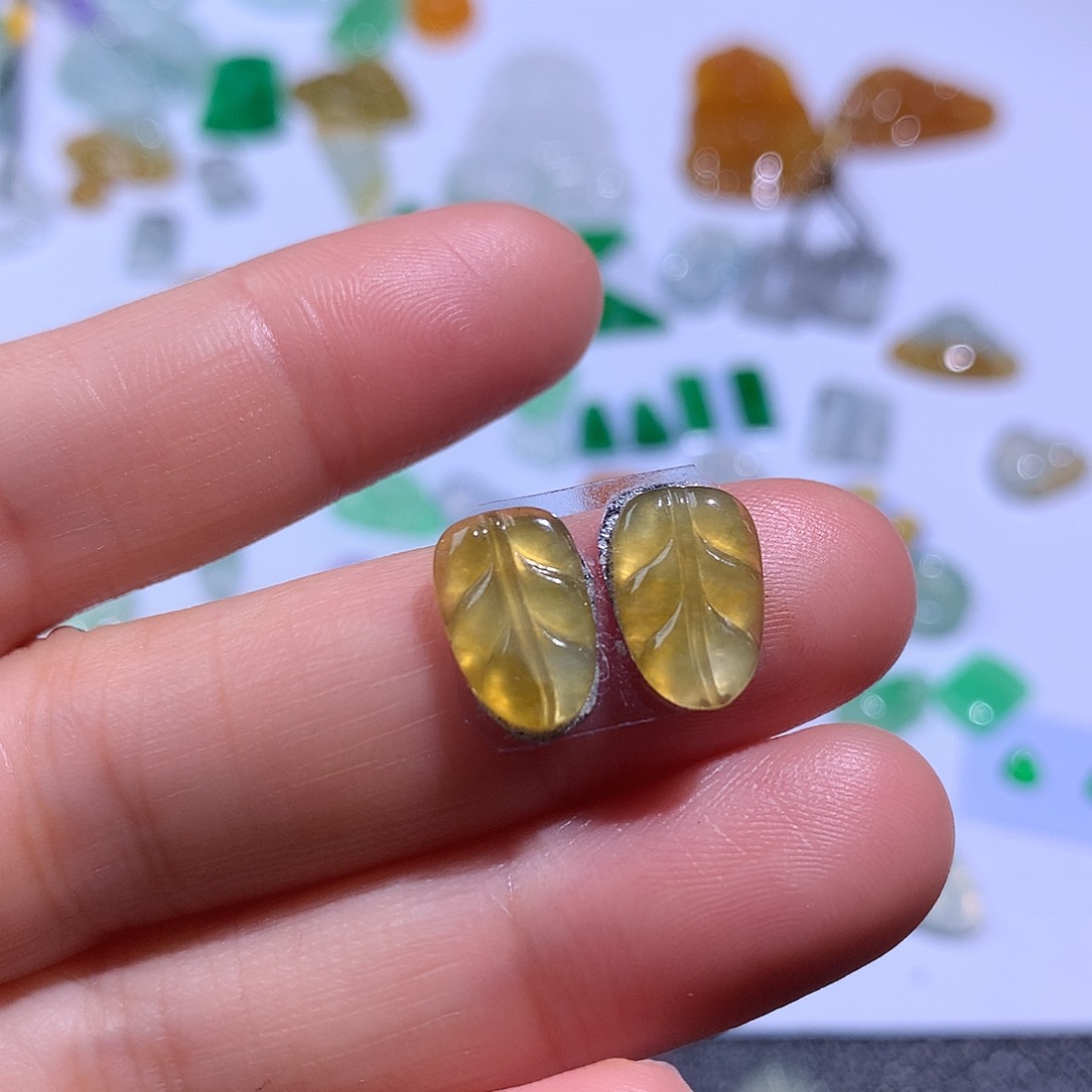 翡翠颈饰未镶嵌叶子