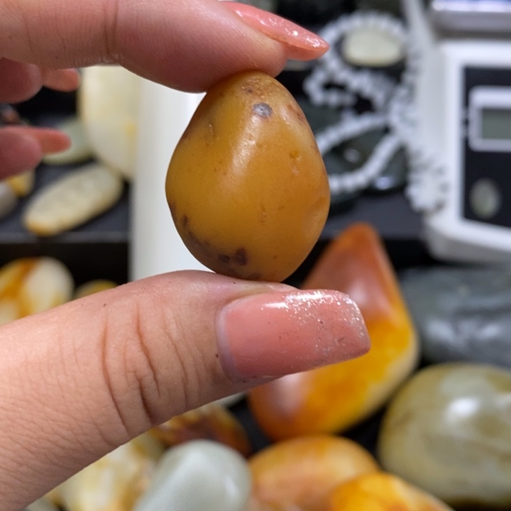 正***悦未镶嵌和田玉（糖玉）挂件
