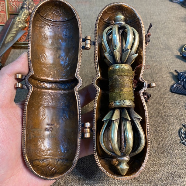 尼泊尔纯铜金刚杵带盒摆件