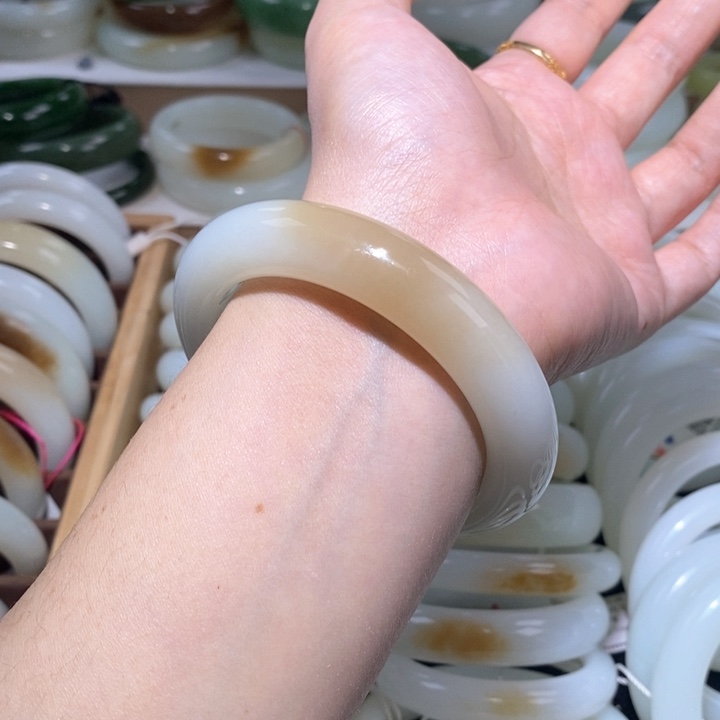 和田玉手镯未镶嵌糖白镯34