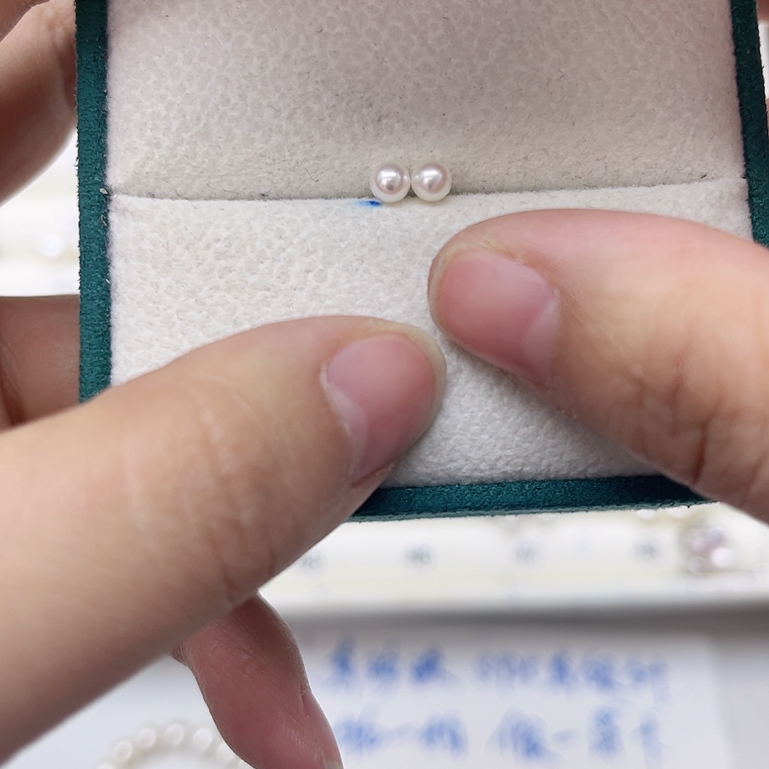 淡水珍珠耳饰银S925镶嵌一**萄