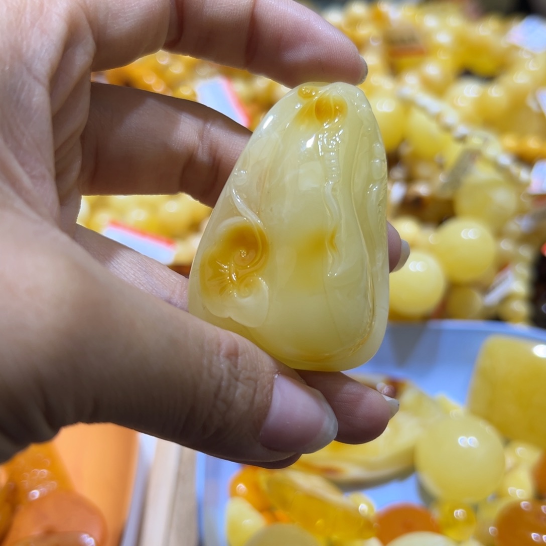 琥珀珠宝奇石未镶嵌