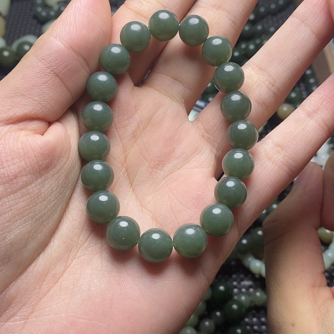 和田玉未镶嵌手串3