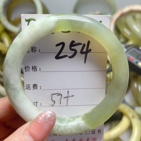 岫岩老玉（透闪石质玉）手镯未镶嵌