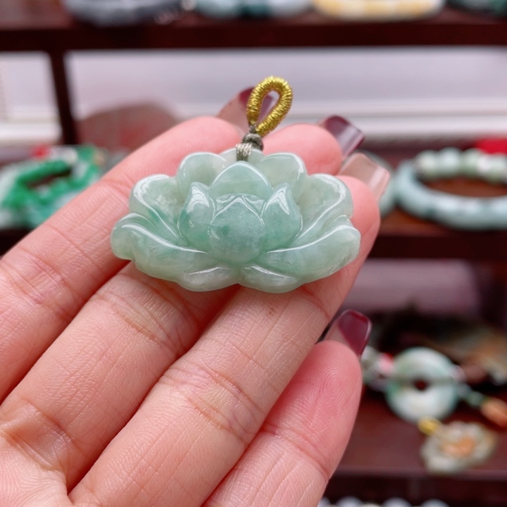 翡翠未镶嵌手链吊坠