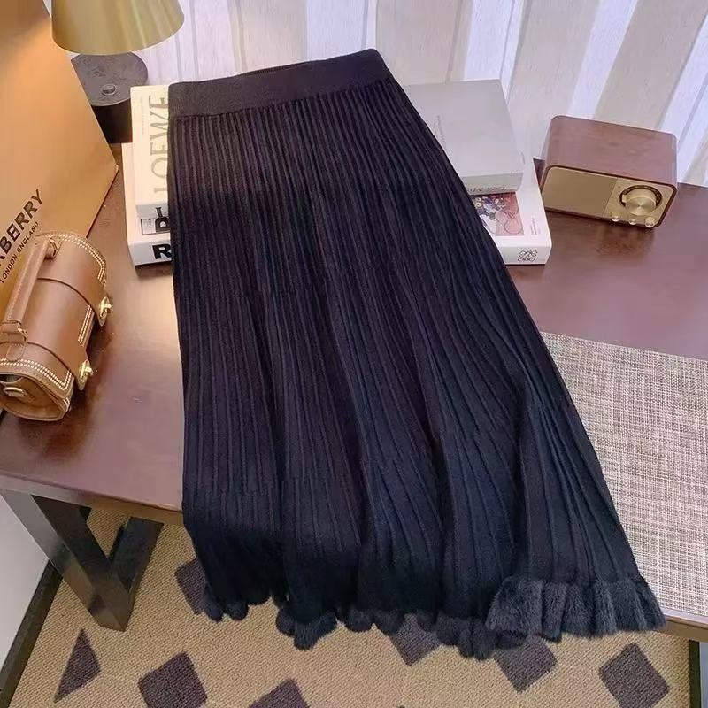 W 077  黑色  半身裙 带毛边 配旗袍 78左右