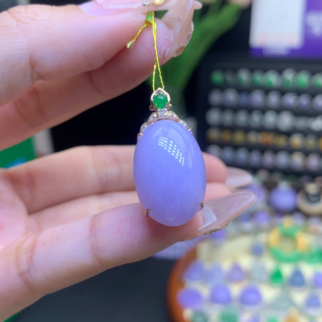 翡翠18K金镶嵌颈饰天然