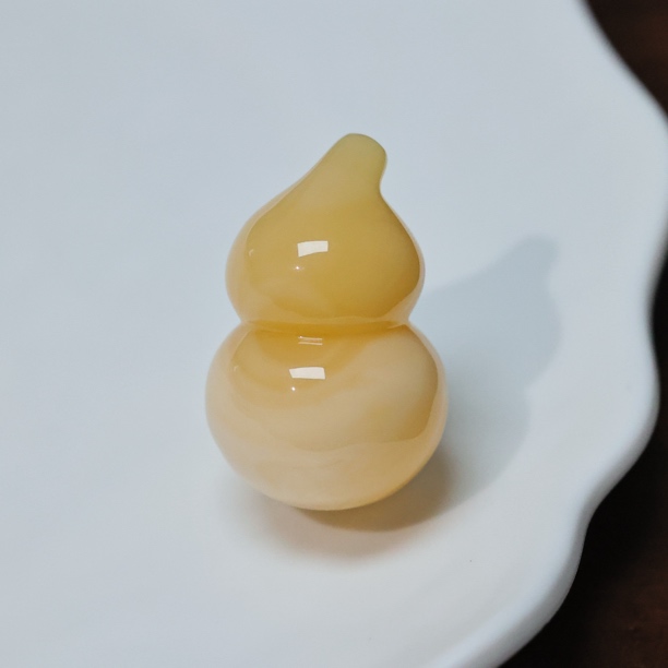 3.73克蜜蜡俄料葫芦吊坠蜡质浓实饱满配饰挂坠百搭26.3*17.1mm