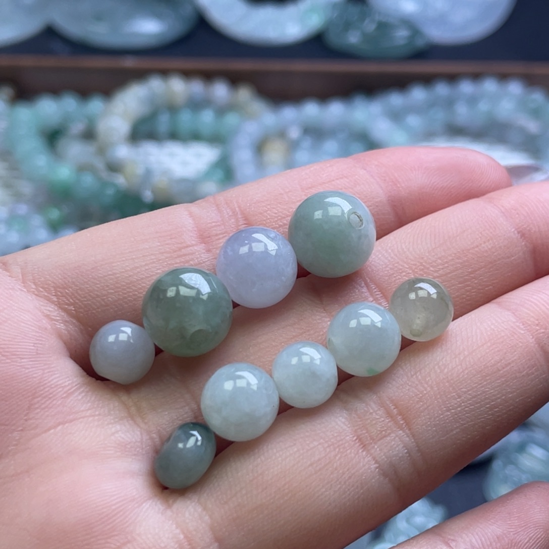 颈饰未镶嵌翡翠翡翠（有纹）