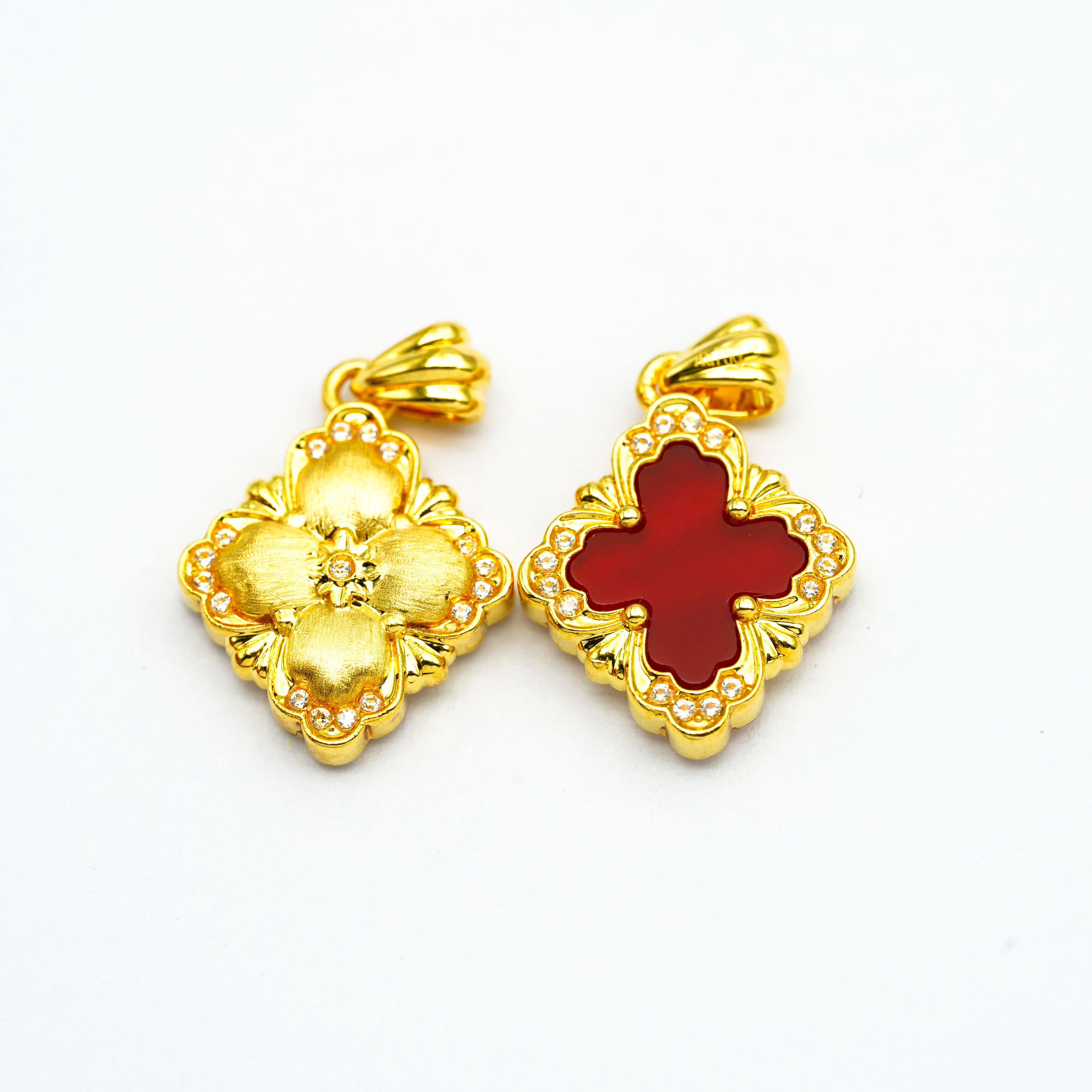 18k金红玛瑙拉丝布契拉提吊坠  约22.3mm*14.5mm【QL07183】