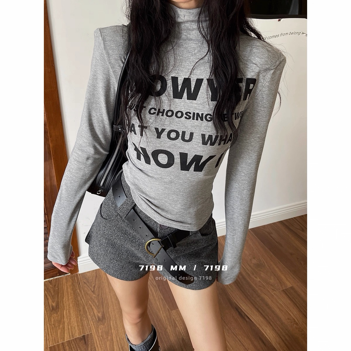 【CPL】25551磨毛抓绒字母打底小高领上衣