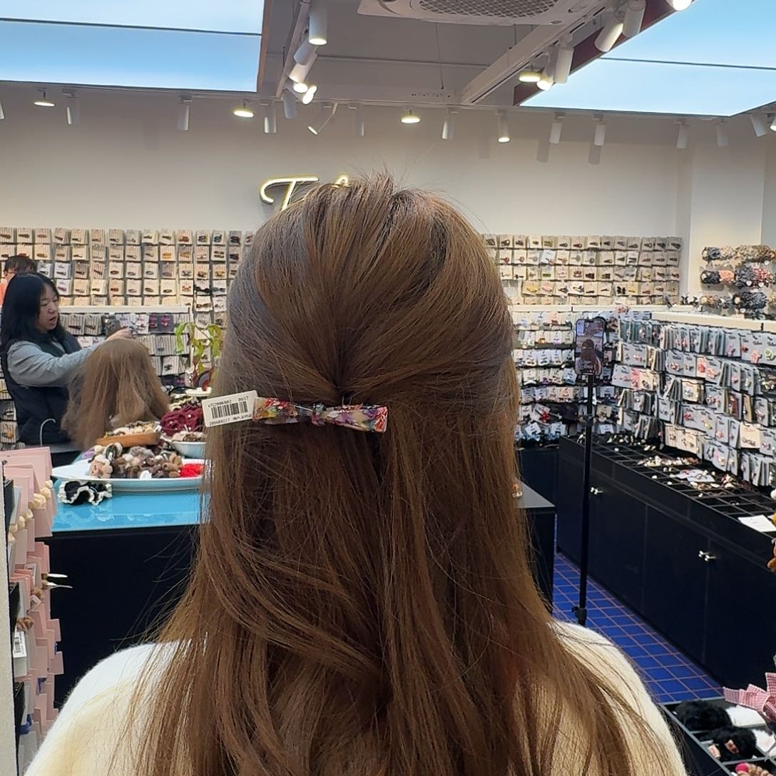 非金属彩色蝴蝶结插梳