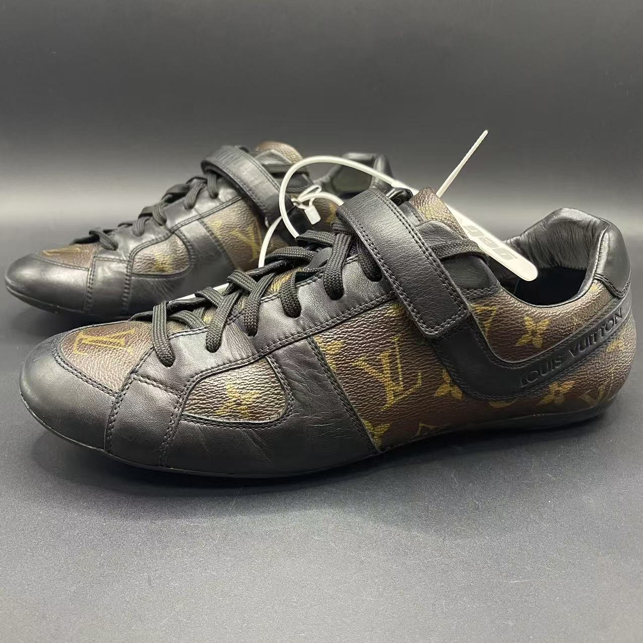 95新 LouisVuitton/路易威登 男士黑棕魔术贴板鞋41.5欧码 cg047