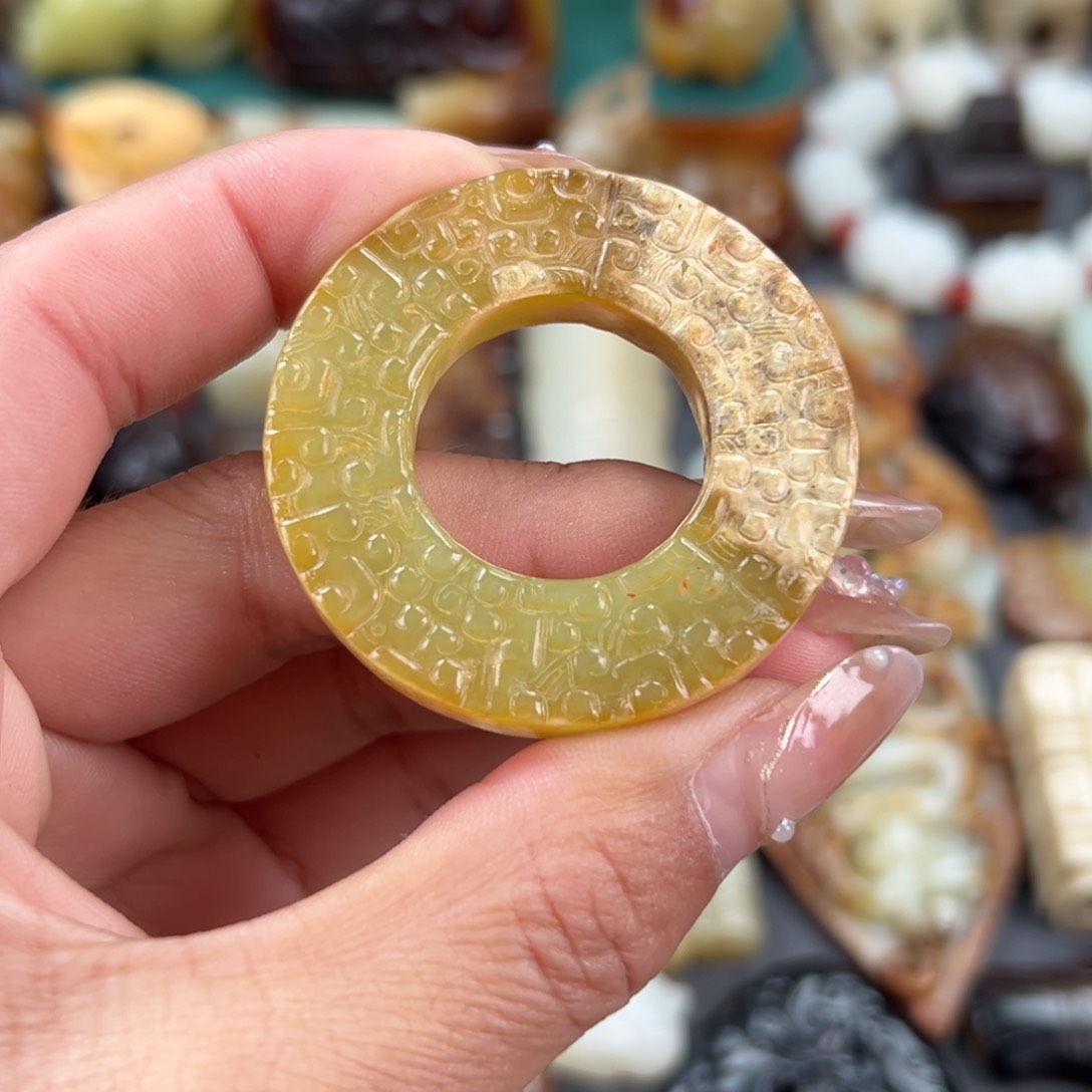 和田玉颈饰未镶嵌