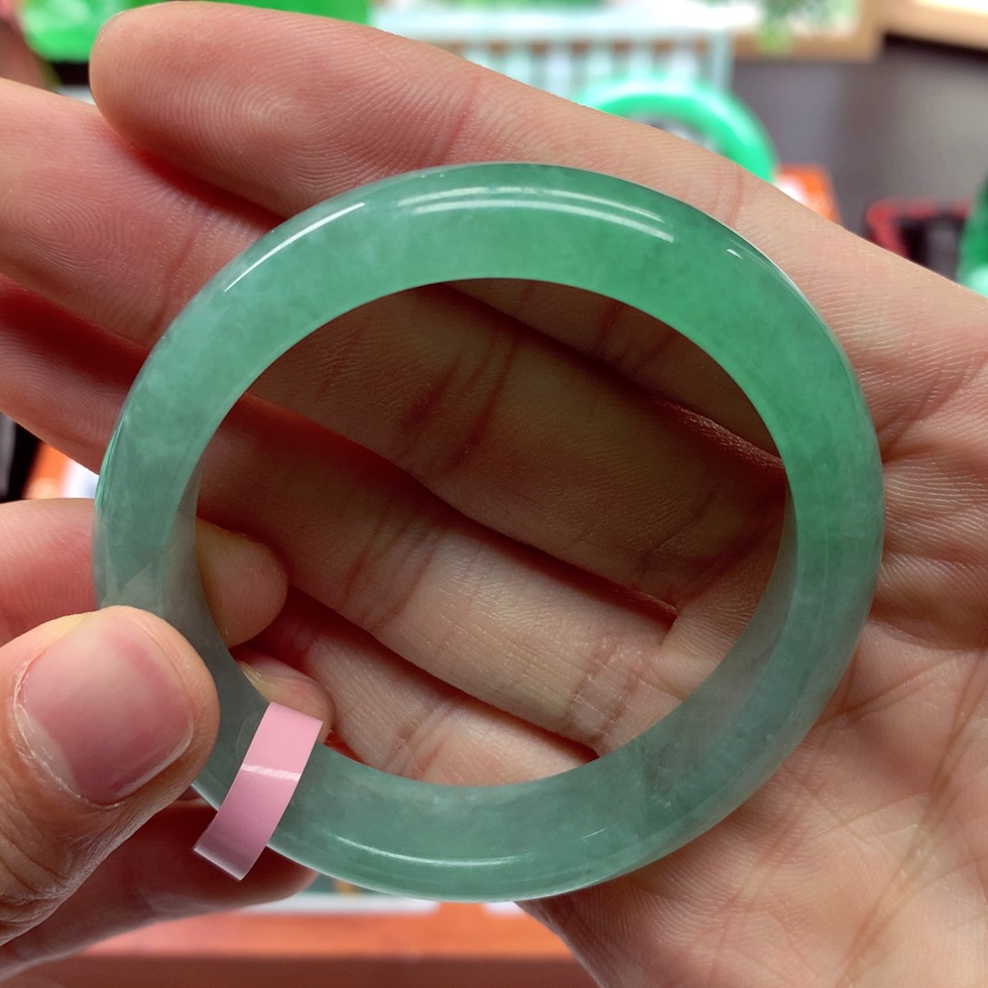 翡翠手镯未镶嵌缅甸翡翠
