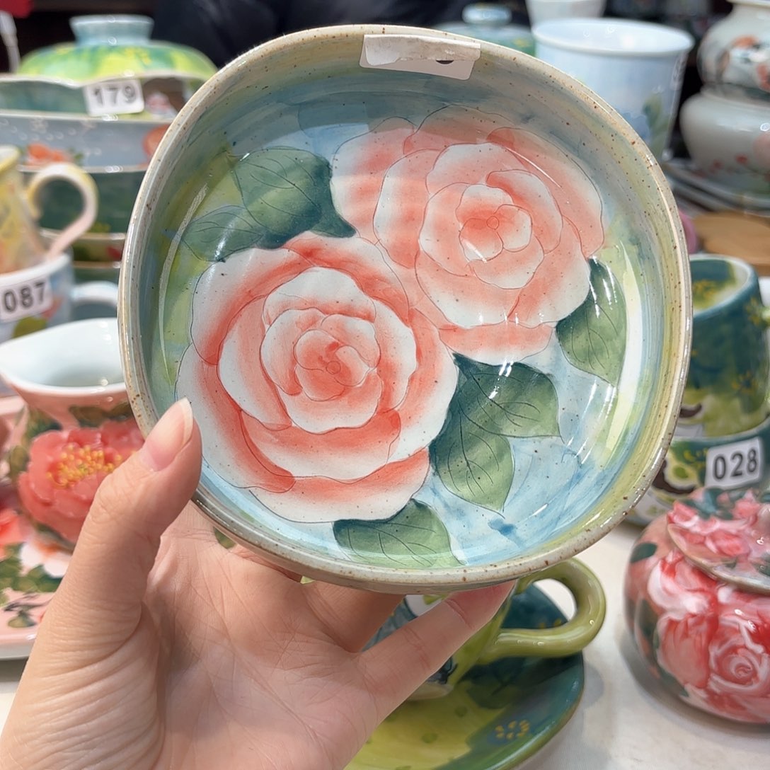 瓷片兔兔好可爱啊我