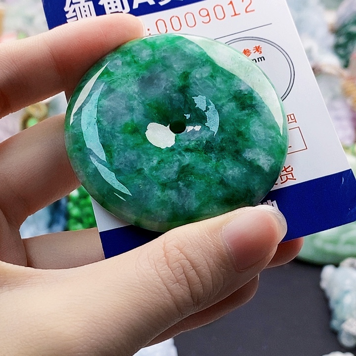 悦***绳翡翠未镶嵌吊坠(不含链)