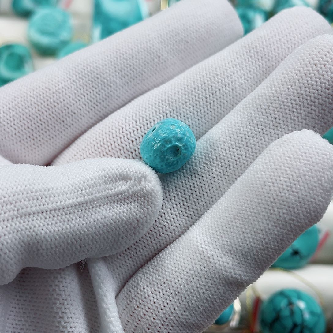 绿松石颈饰未镶嵌博***社