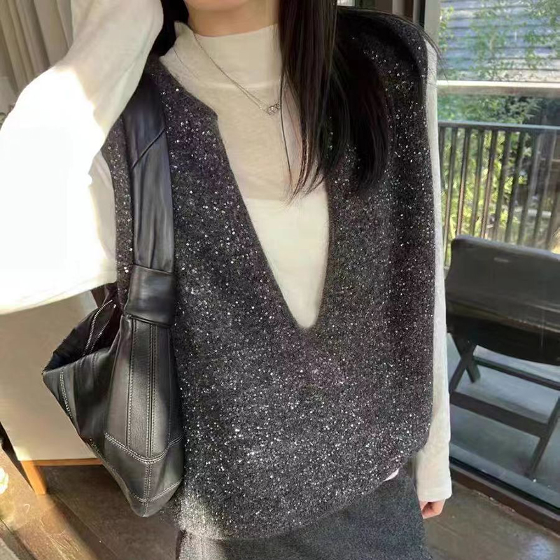 秋冬亮片马甲轻奢深V领羊毛针织背心女百搭叠穿无袖上衣