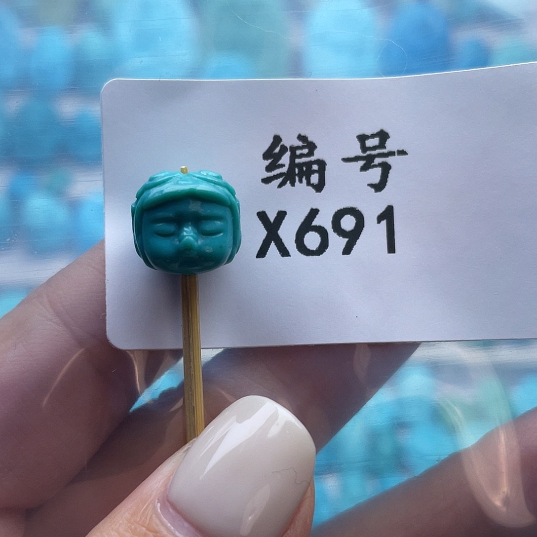 绿松石未镶嵌珠宝奇石