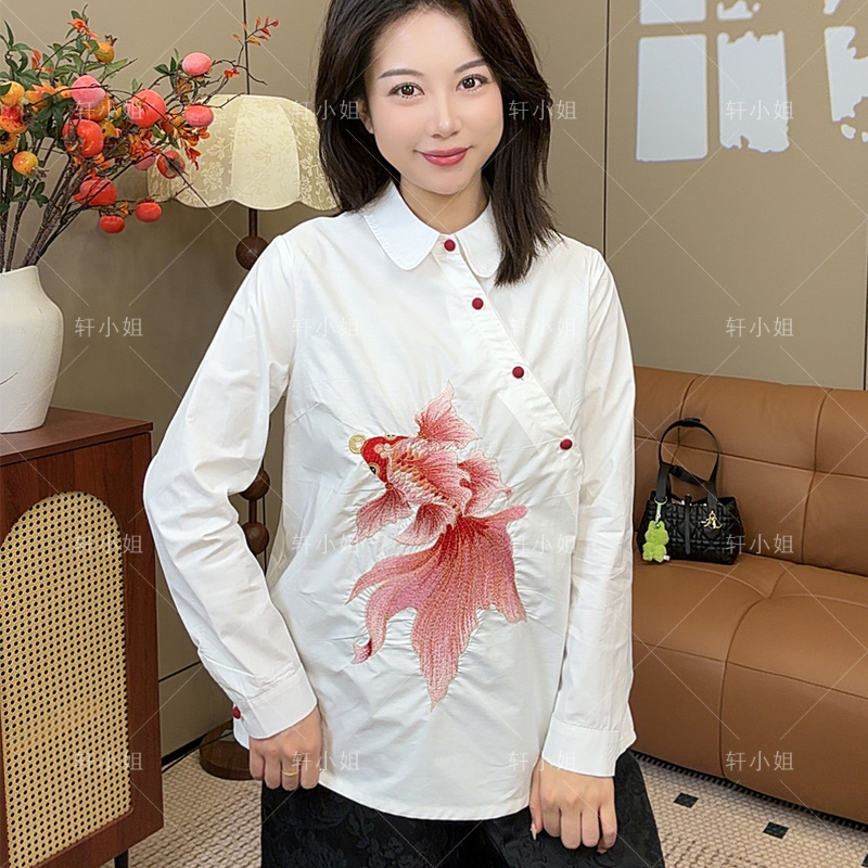 【轩小姐】中式复古金鱼刺绣翻领百搭显瘦衬衫新中式国风女装999-39