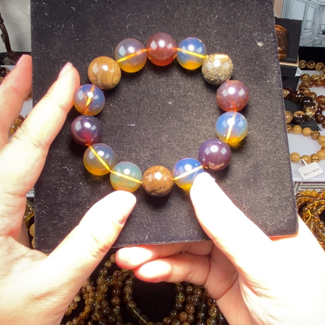 琥珀珠宝奇石未镶嵌