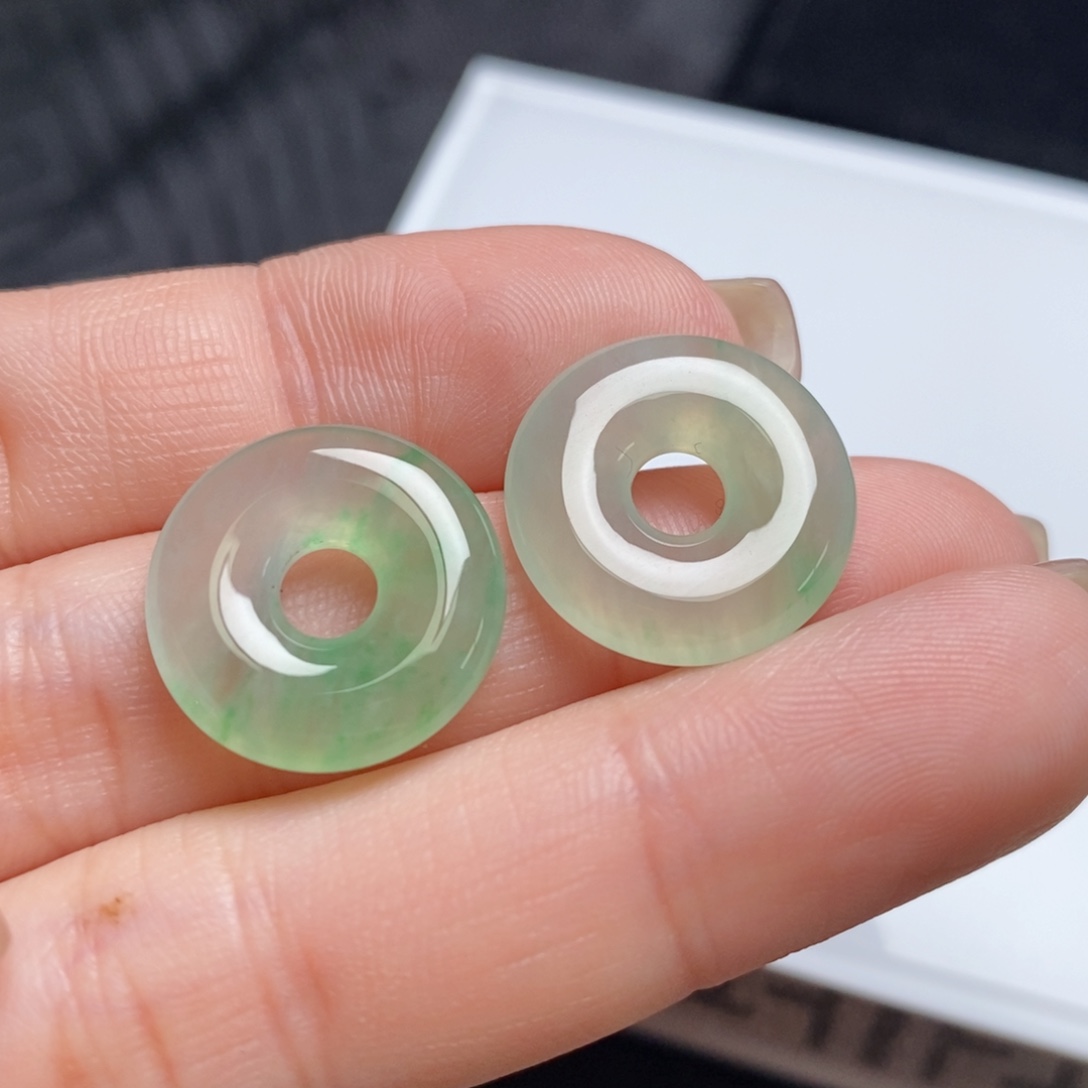 翡翠未镶嵌耳饰甜甜圈
