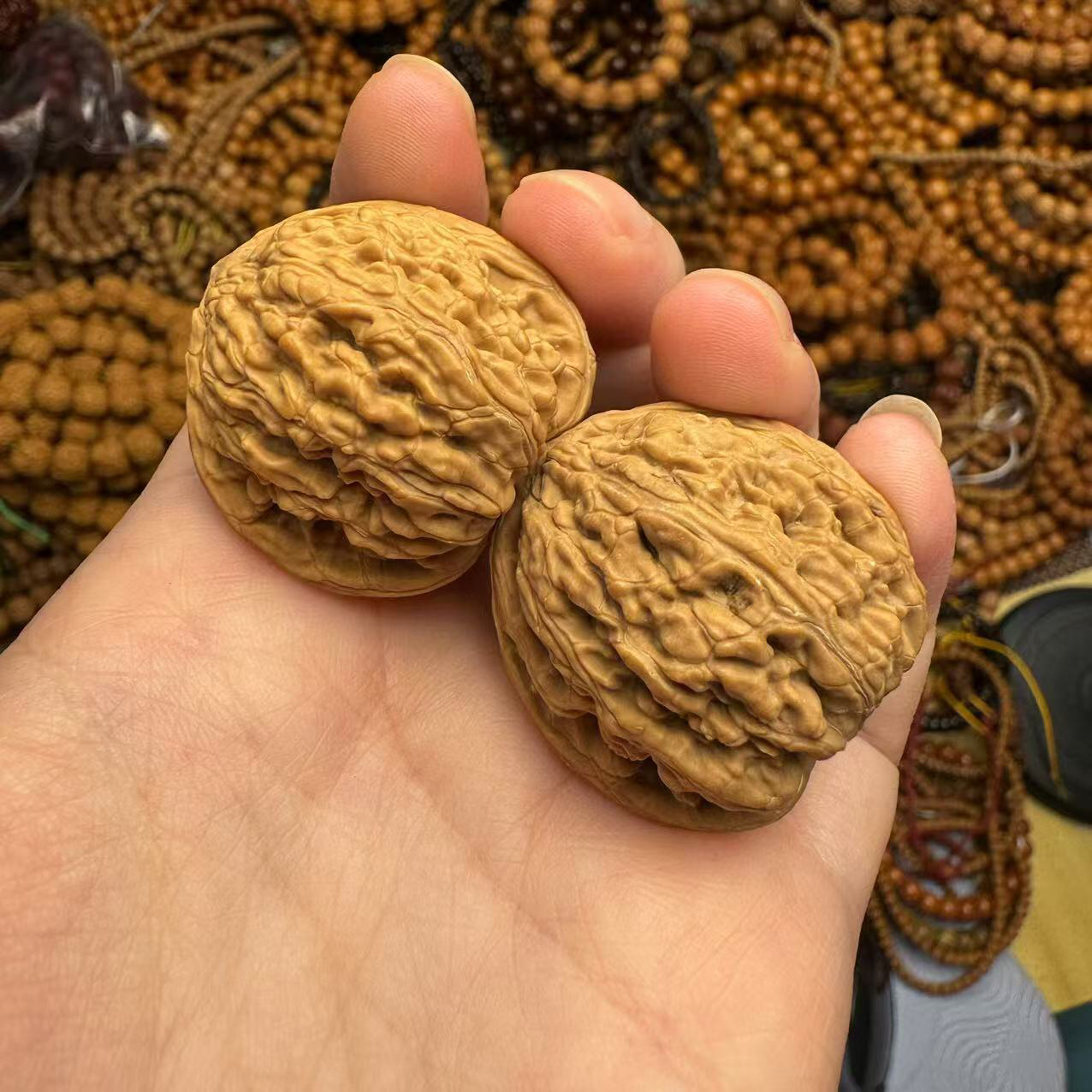 南疆石文玩核桃38-40mm精品文玩核桃手捻