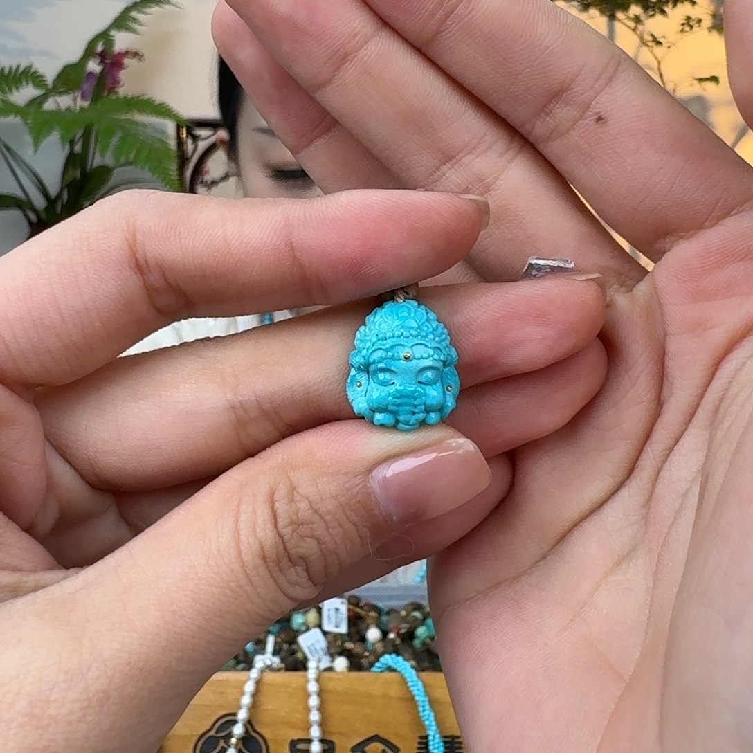 ****高绿松石未镶嵌珠宝奇石