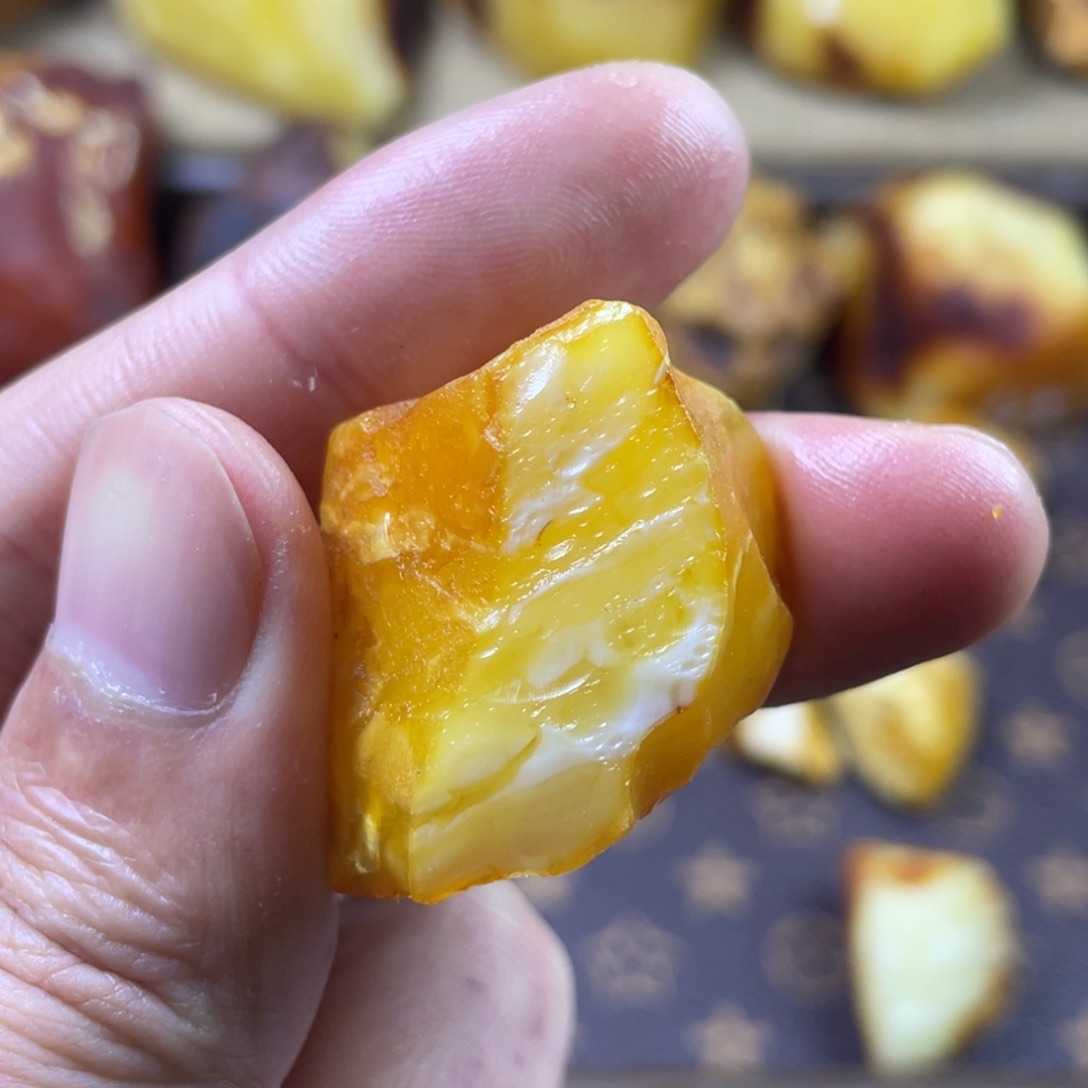 定制琥珀未镶嵌定制