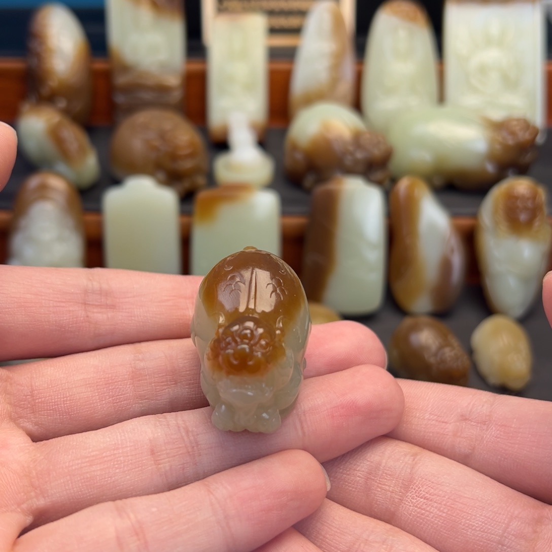 和田玉（糖玉）未镶嵌颈饰