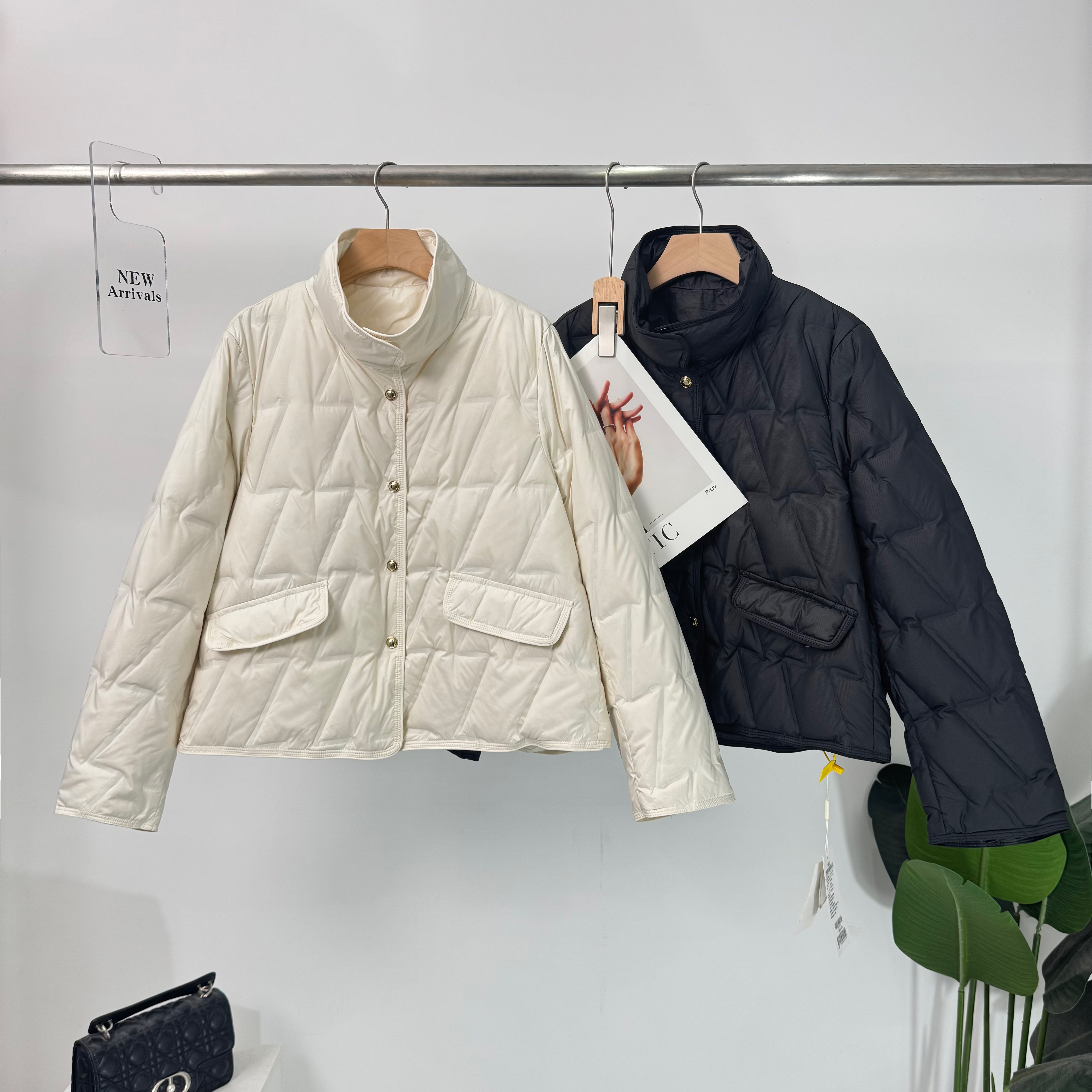 C516时尚长袖短款单排扣加厚轻薄纯色羽绒服简约短款羽绒服-122Z