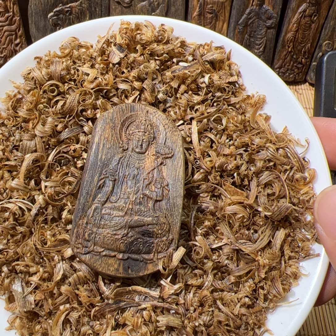 沉香碎屑沉香绿棋雕刻10.9克