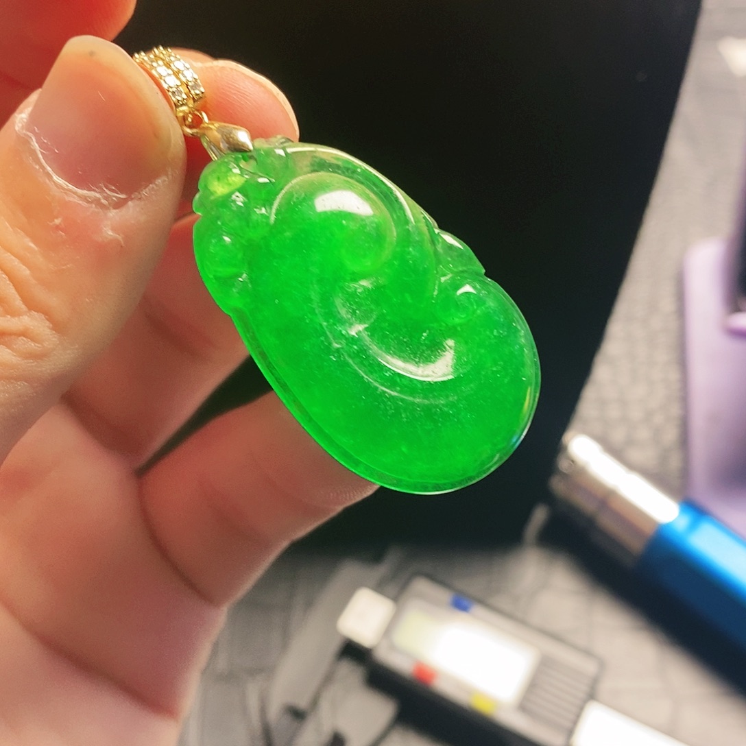 翡翠18K金镶嵌颈饰