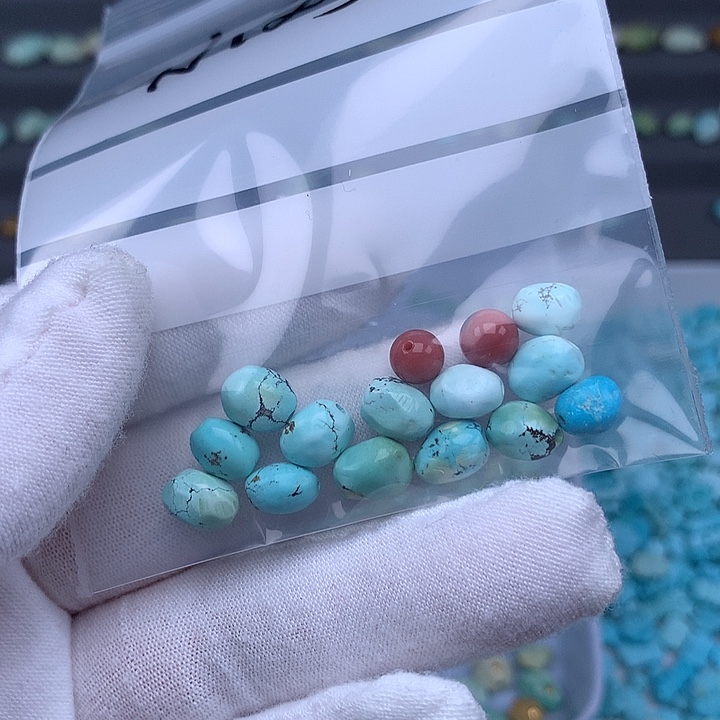 小***妹南红玛瑙未镶嵌珠宝奇石