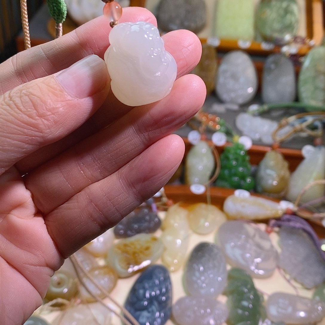 和田玉颈饰未镶嵌