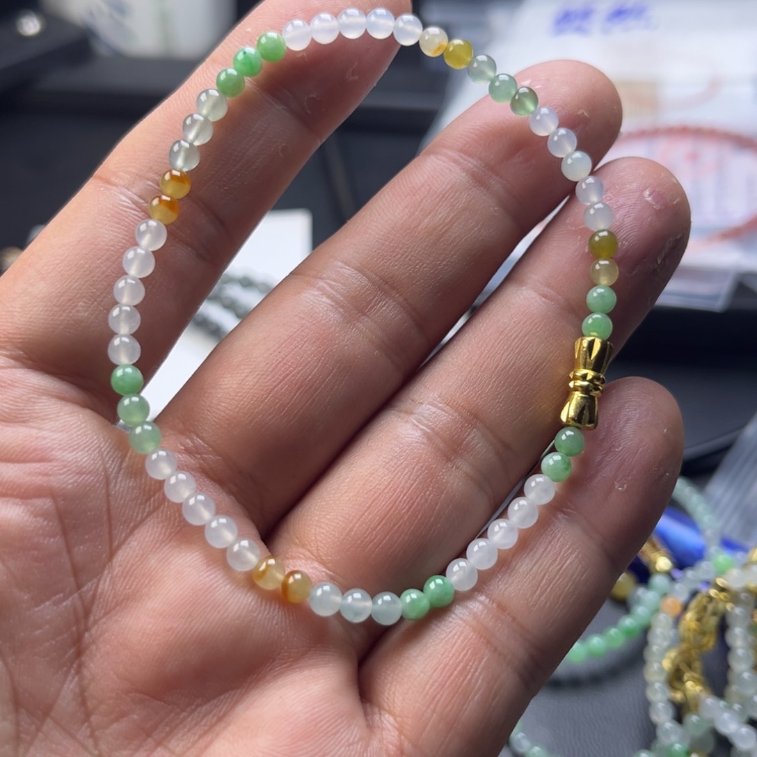 定制翡翠未镶嵌翡翠手串