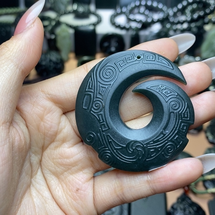 和田玉（青玉）颈饰未镶嵌