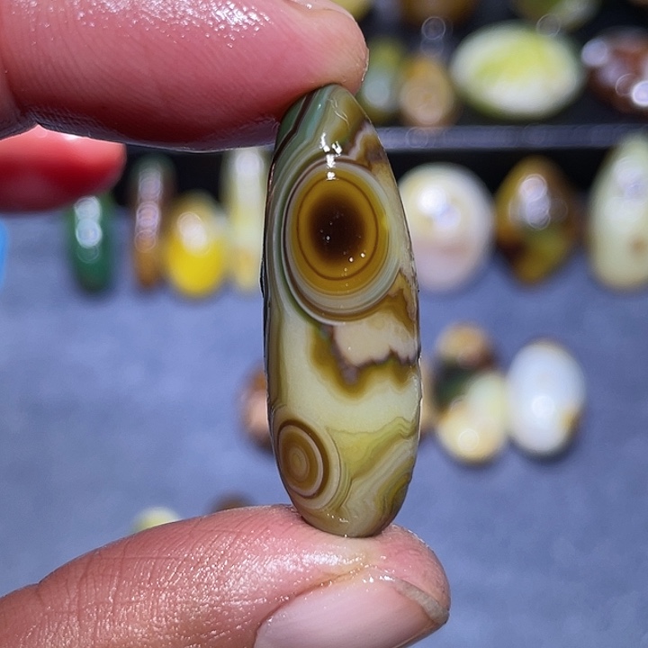 玛瑙/玉髓未镶嵌珠宝奇石