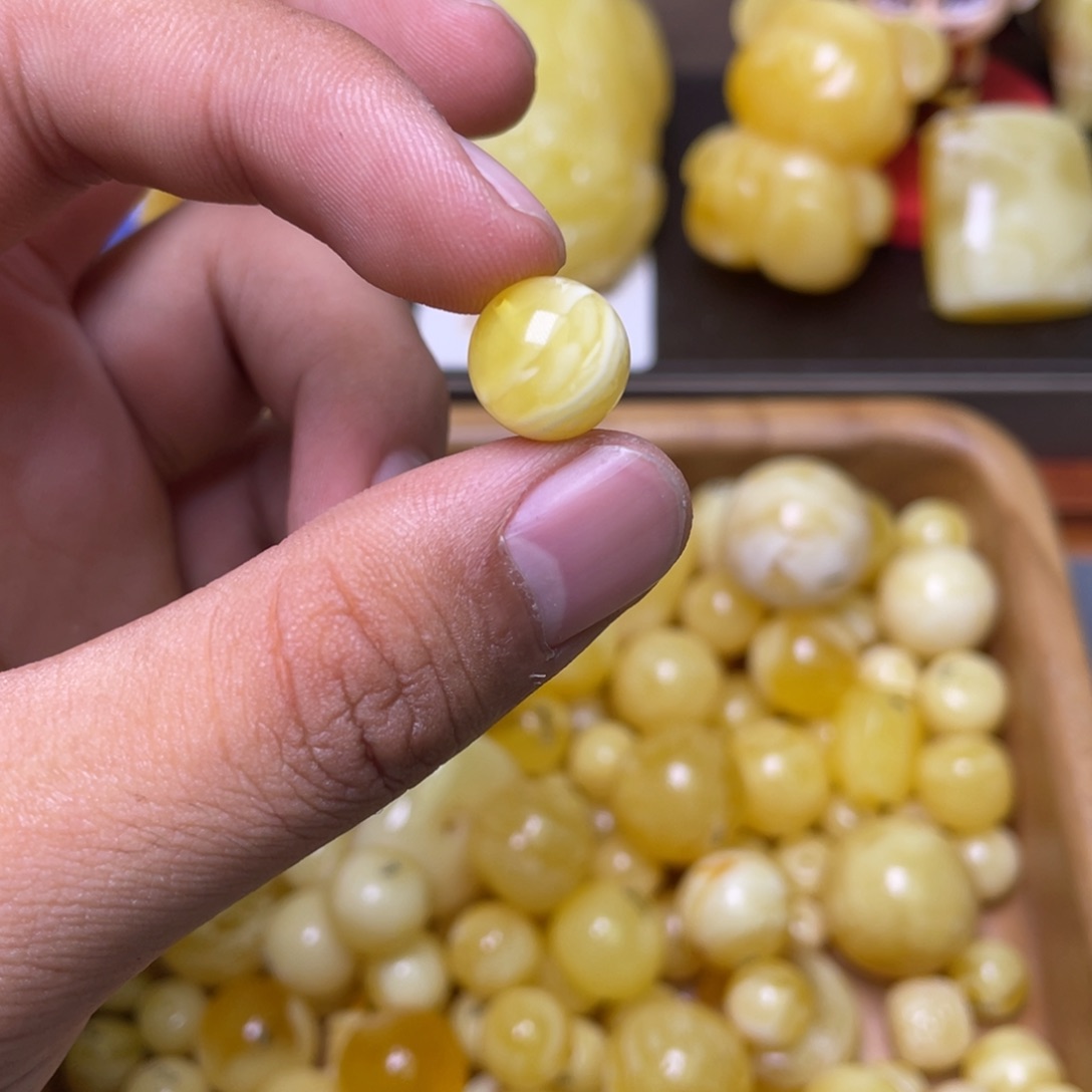 琥珀未镶嵌珠宝奇石