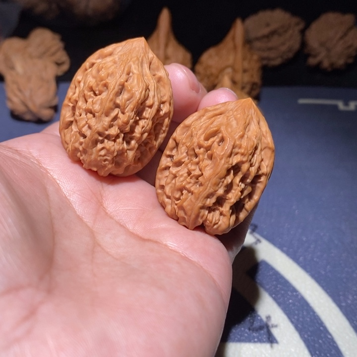 文玩核桃吊坠鸡心手捻