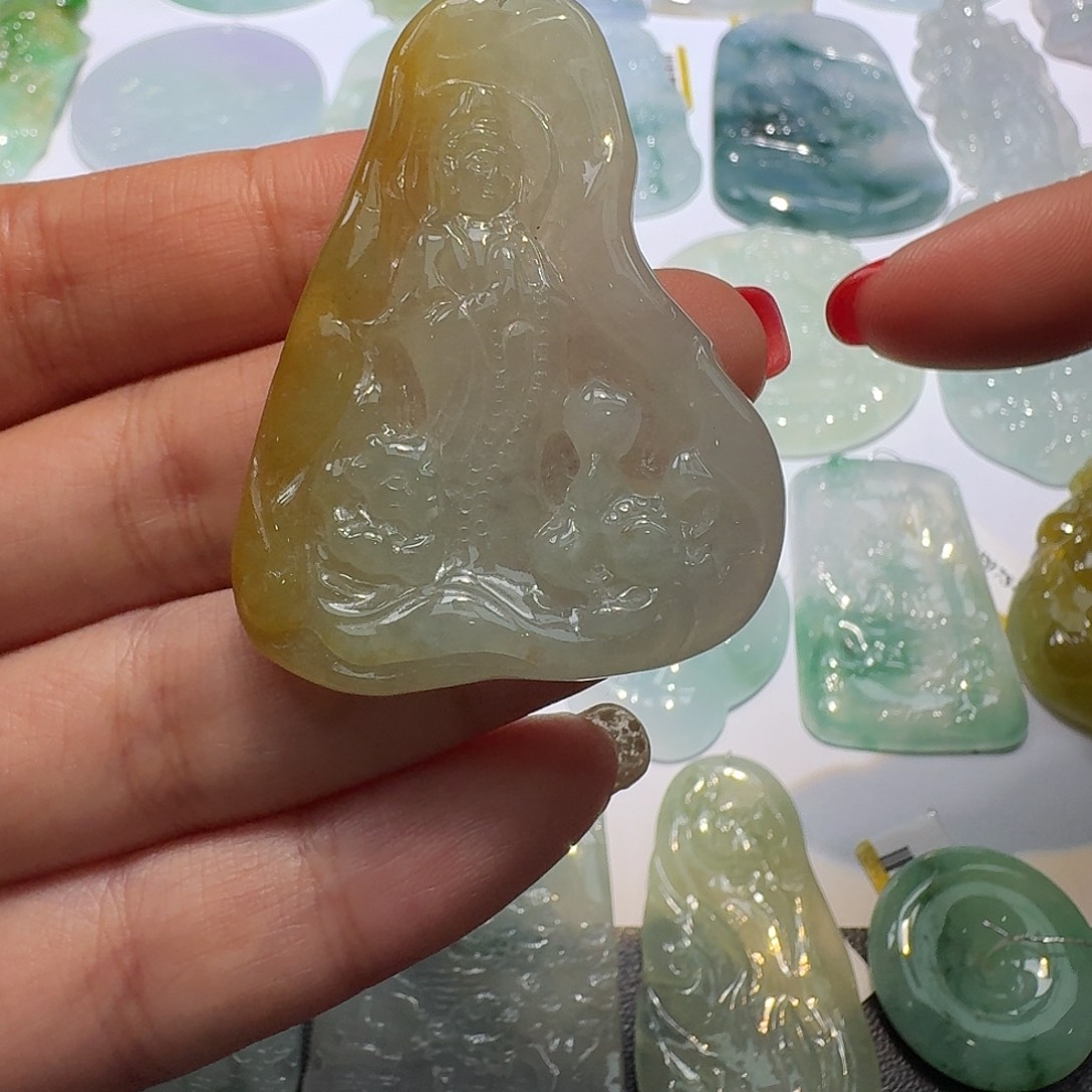 翡翠未镶嵌颈饰吊坠