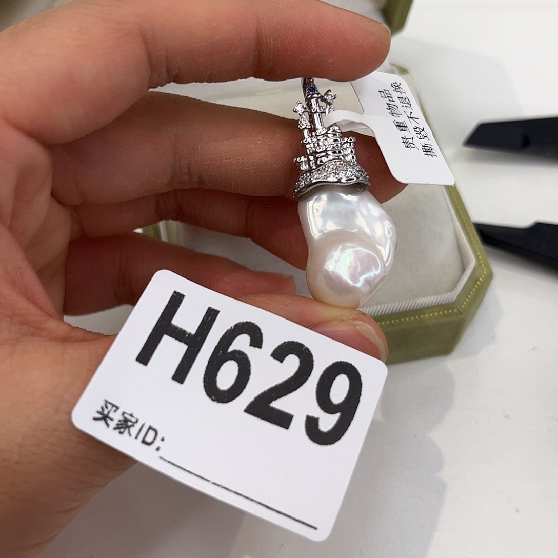 淡水珍珠合金耳饰