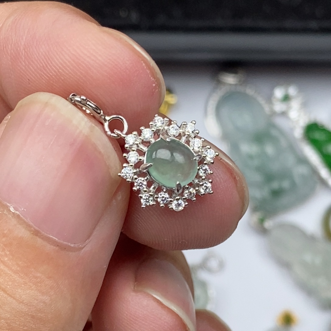 颈饰银S925镶嵌翡翠